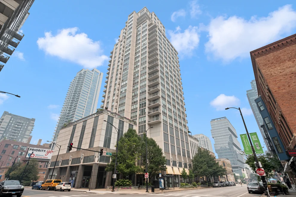 Unit for sale at 200 W Grand Avenue, Chicago, IL 60654