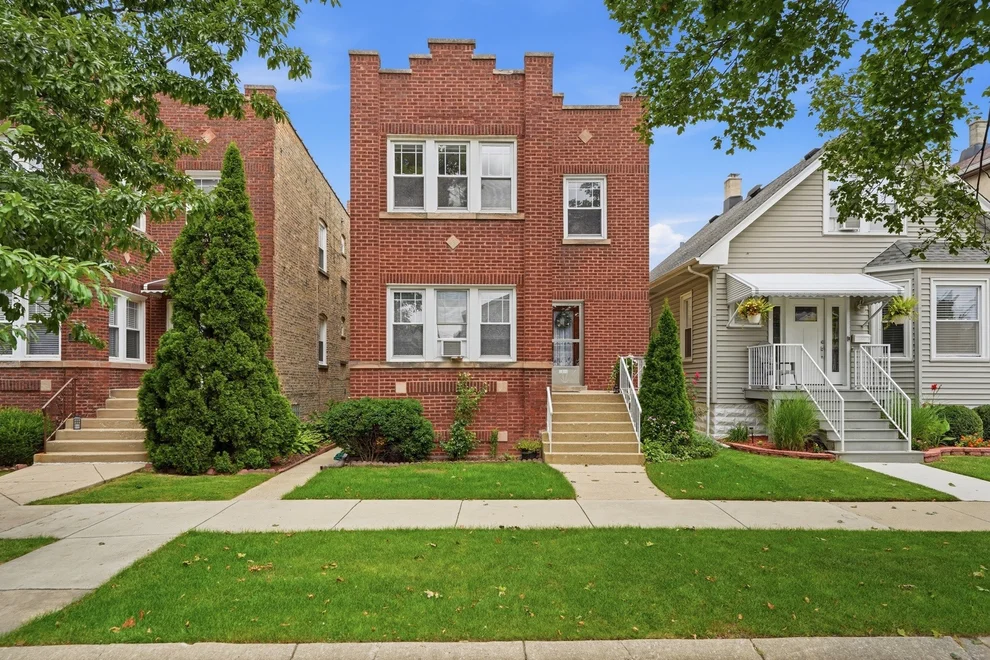 Unit for sale at 5118 W Byron Street, Chicago, IL 60641