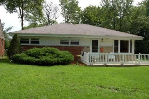 Unit for sale at 1437 W ST. JAMES Place, Arlington Heights, IL 60005