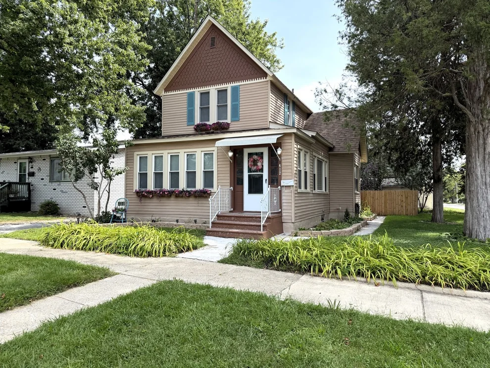 Unit for sale at 412 N Grand Avenue, Bradley, IL 60915