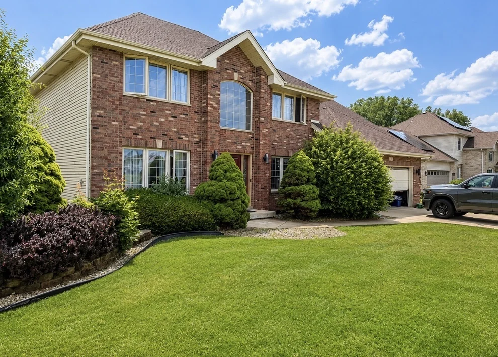 Unit for sale at 637 Primrose Lane, Matteson, IL 60443