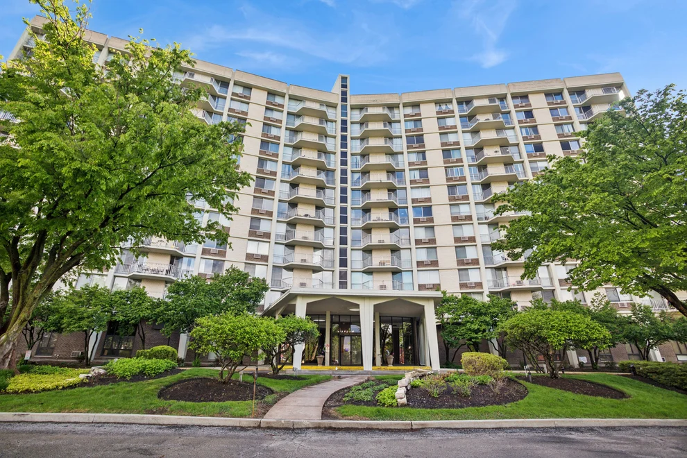 Unit for sale at 20 N Tower Road, Oak Brook, IL 60523
