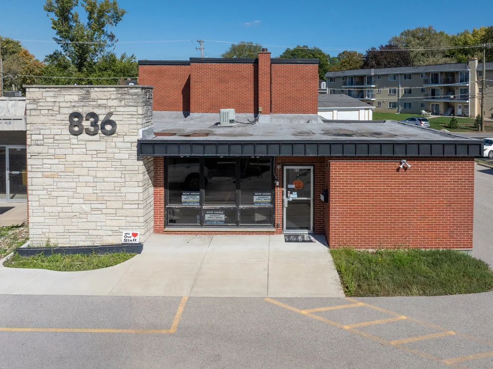 Unit for sale at 836 S Northwest Highway, Barrington, IL 60010