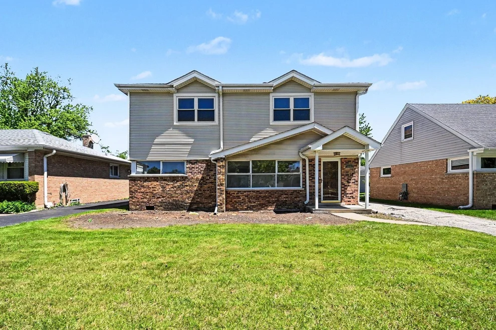 Unit for sale at 8243 N Ozanam Avenue, Niles, IL 60714
