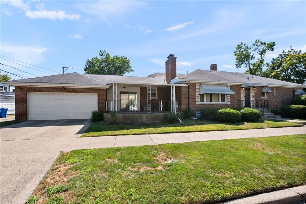 Unit for sale at 6939 N Francisco Avenue, Chicago, IL 60645