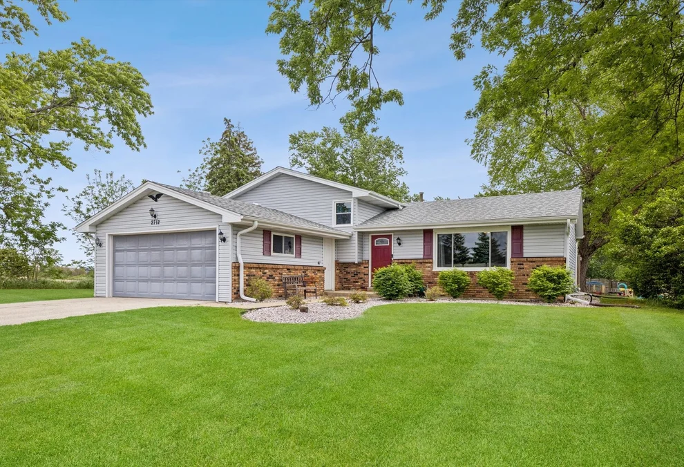 Unit for sale at 2712 S Schoolhouse Road, New Lenox, IL 60451