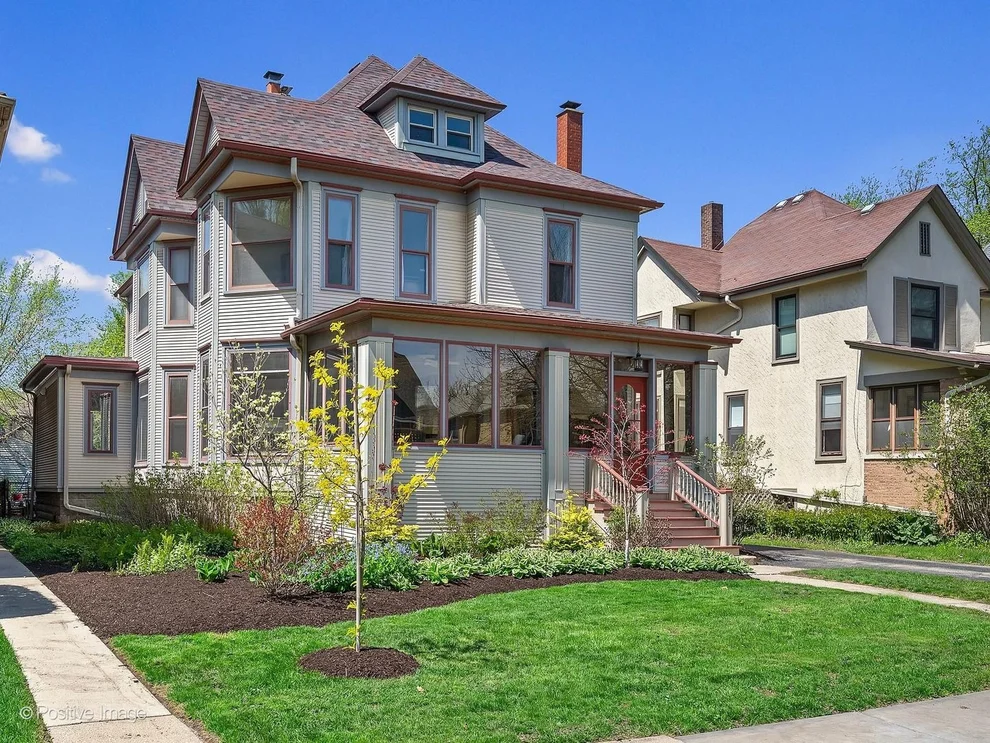 Unit for sale at 325 S Scoville Avenue, Oak Park, IL 60302