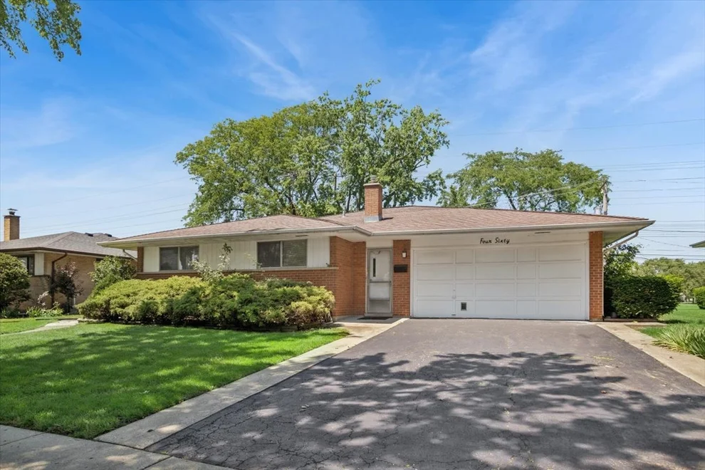 Unit for sale at 460 W Kathleen Drive, Des Plaines, IL 60016
