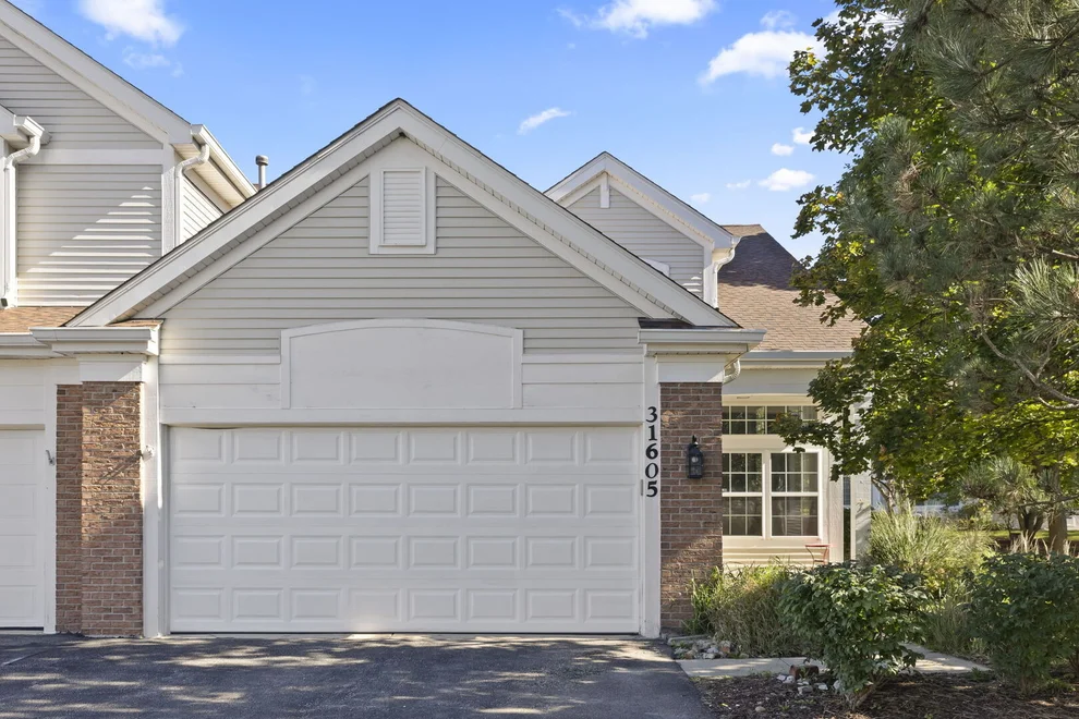 Unit for sale at 31605 Kline Circle, Warrenville, IL 60555