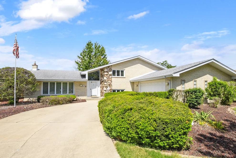 Unit for sale at 15542 Narcissus Lane, Orland Park, IL 60462