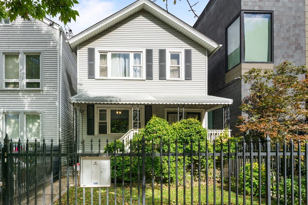 Unit for sale at 2052 W Huron Street, Chicago, IL 60612