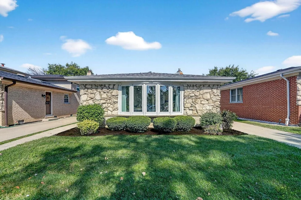 Unit for sale at 5446 W Lunt Avenue, Chicago, IL 60646