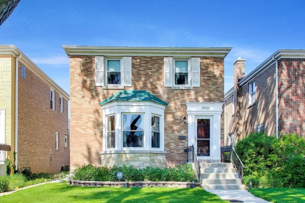 Unit for sale at 1902 Maple Avenue, Berwyn, IL 60402