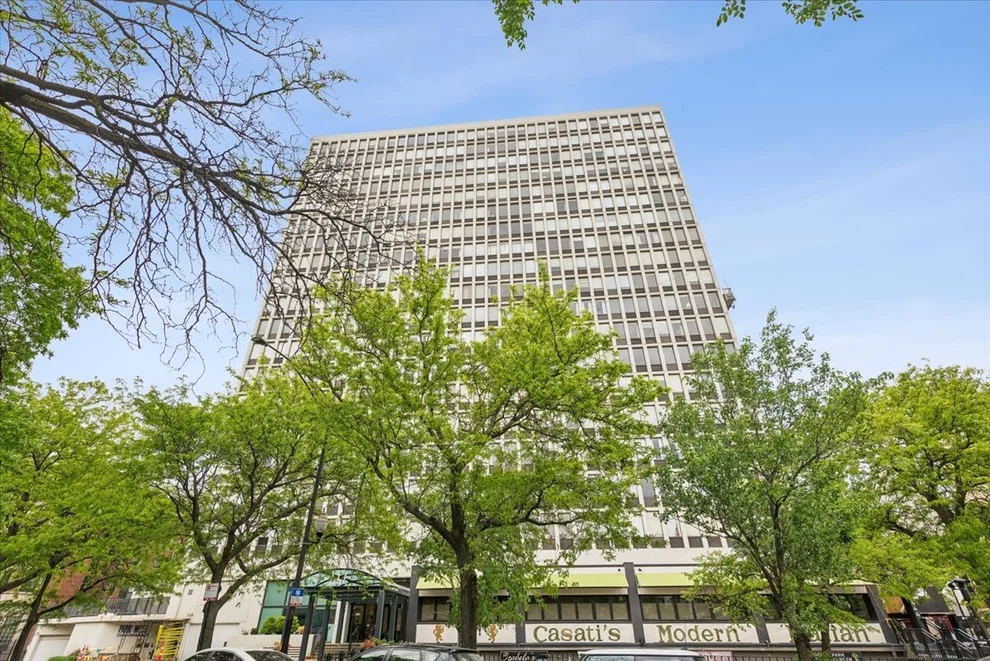 Unit for sale at 444 W Fullerton Parkway, Chicago, IL 60614