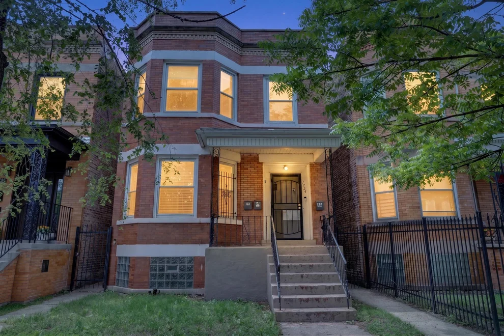 Unit for sale at 7224 S Saint Lawrence Avenue, Chicago, IL 60619