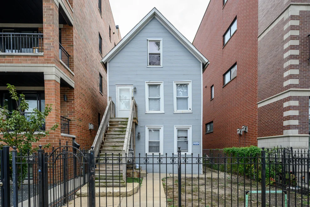 Unit for sale at 3311 N Sheffield Avenue, Chicago, IL 60657