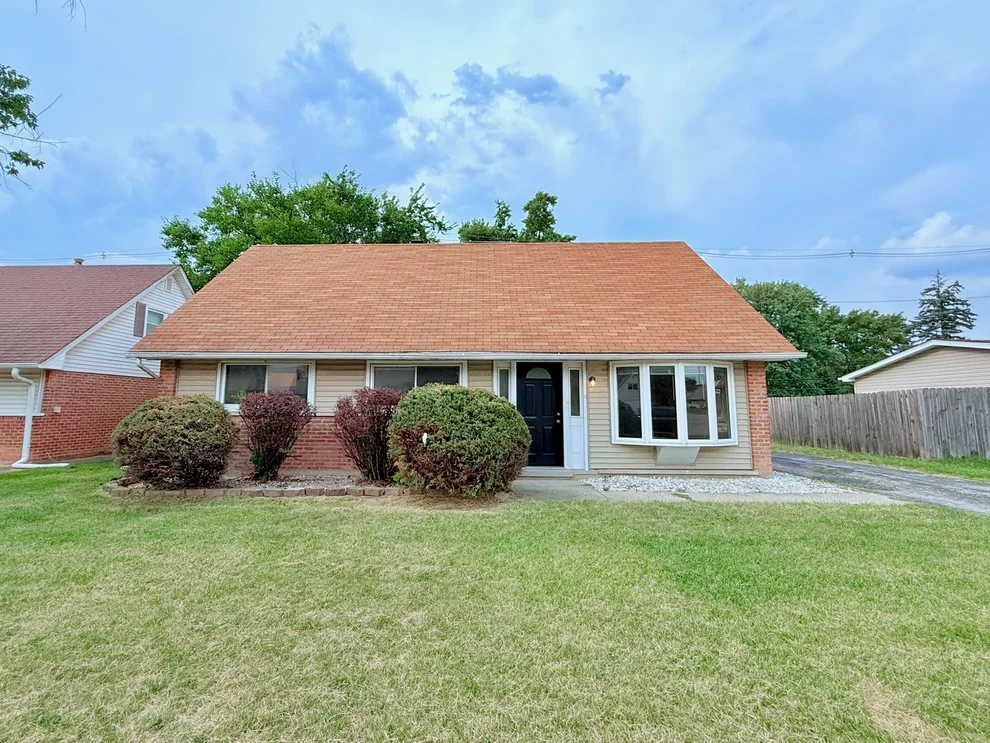 Unit for sale at 163 W RAYE Drive, Chicago Heights, IL 60411