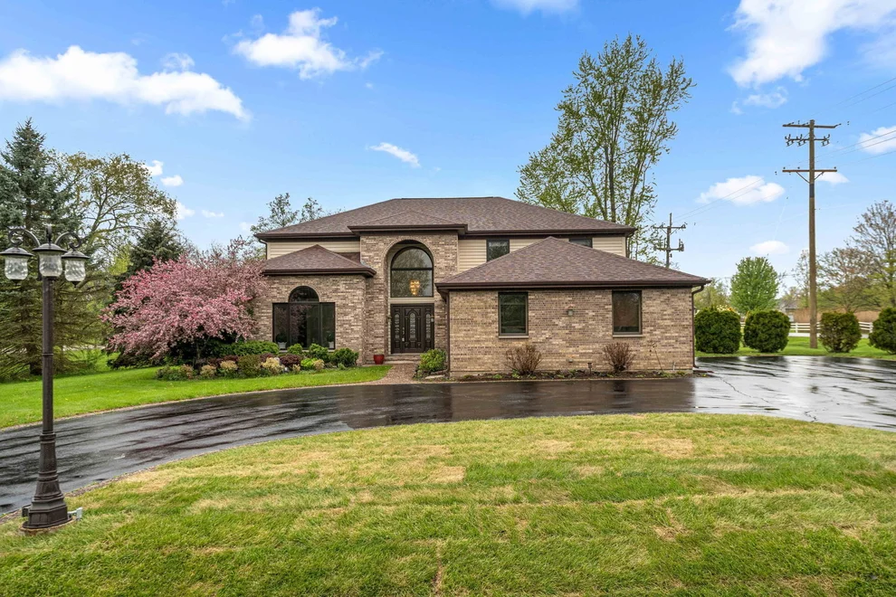 Unit for sale at 2 Rutgers Court, Hawthorn Woods, IL 60047