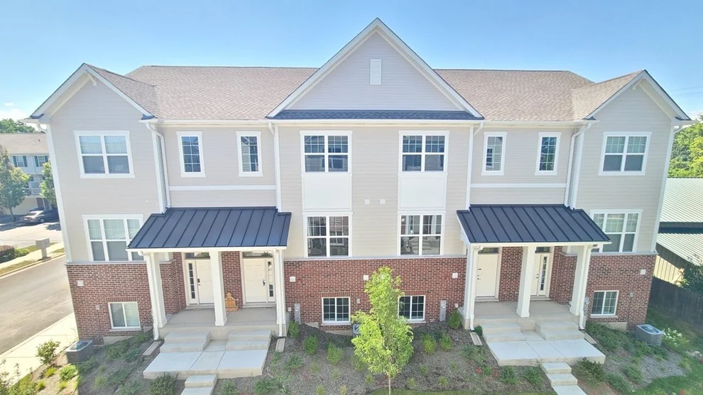 Unit for sale at 182 Lilah Court, Des Plaines, IL 60016