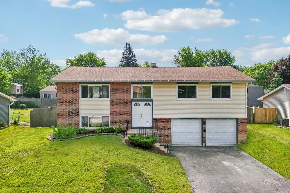 Unit for sale at 420 Justine Avenue, Bolingbrook, IL 60440