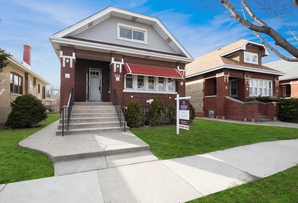 Unit for sale at 1914 East Avenue, Berwyn, IL 60402