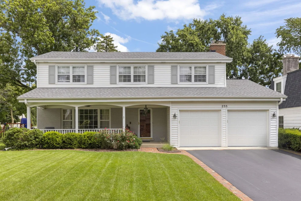 Unit for sale at 255 Grandview Avenue, Glen Ellyn, IL 60137