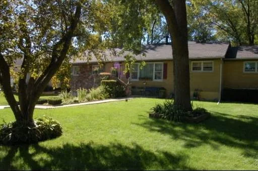 Unit for sale at 2804 N Vista, Arlington Heights, IL 60004