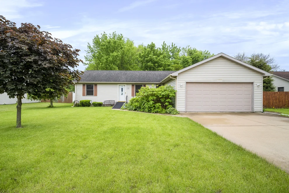 Unit for sale at 597 W Anndon Street, Braidwood, IL 60408