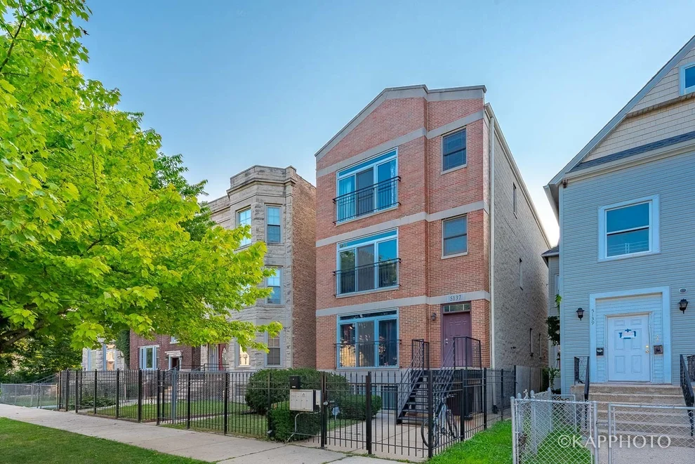 Unit for sale at 5137 S Wabash Avenue, Chicago, IL 60615