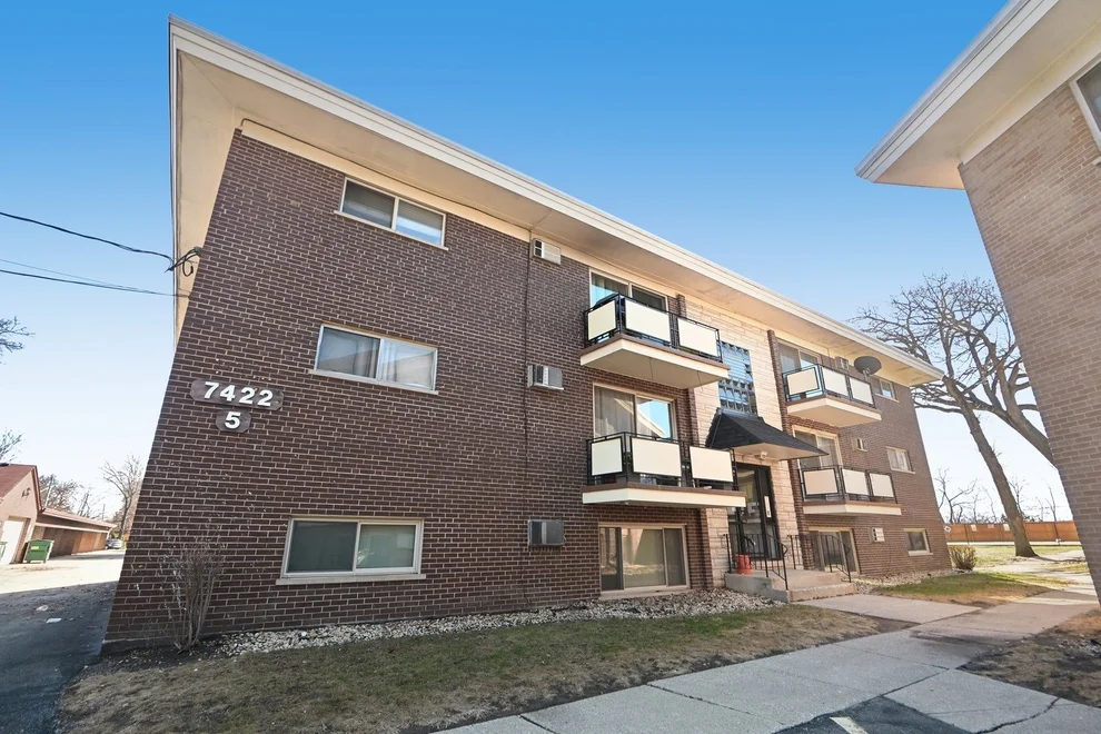Unit for sale at 7422 W 111th Street, Worth, IL 60482