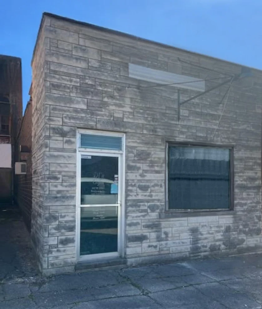 Unit for sale at 105 W Olive Street, Bridgeport, IL 62417