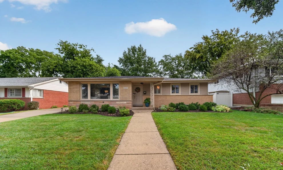 Unit for sale at 863 S Cedar Avenue, Elmhurst, IL 60126