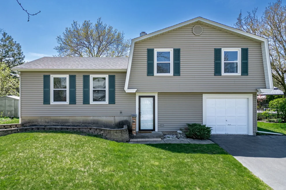 Unit for sale at 1555 Nevada Lane, Elk Grove Village, IL 60007