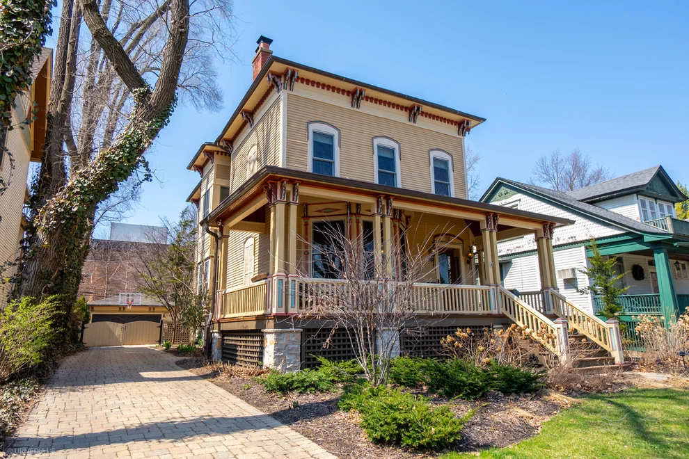 Unit for sale at 511 N GROVE Avenue, Oak Park, IL 60302