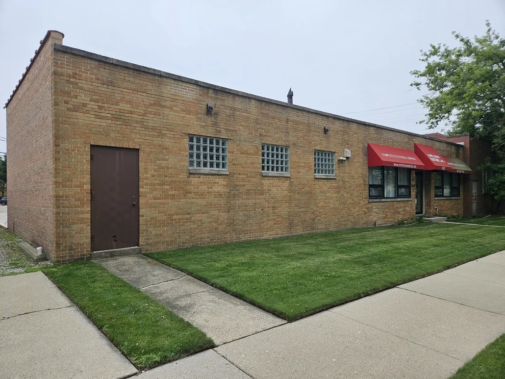 Unit for sale at 8107 Ridgeway Avenue N, Skokie, IL 60076