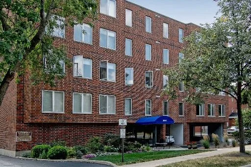 Unit for sale at 355 W MINER Street, ARLINGTON HEIGHTS, IL 60005