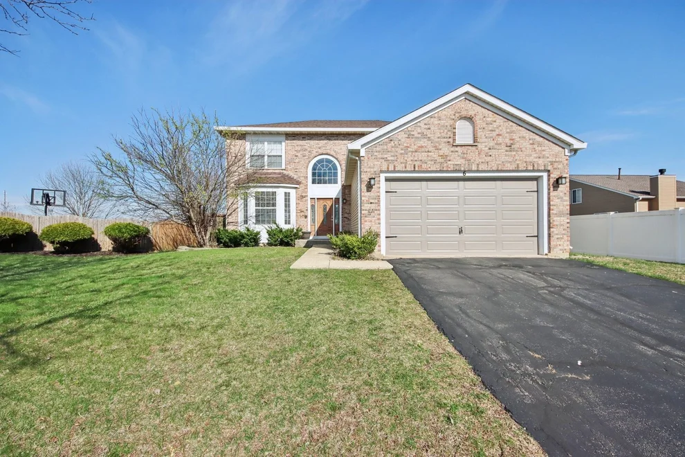 Unit for sale at 6 Kingsbrooke Court, Bolingbrook, IL 60440