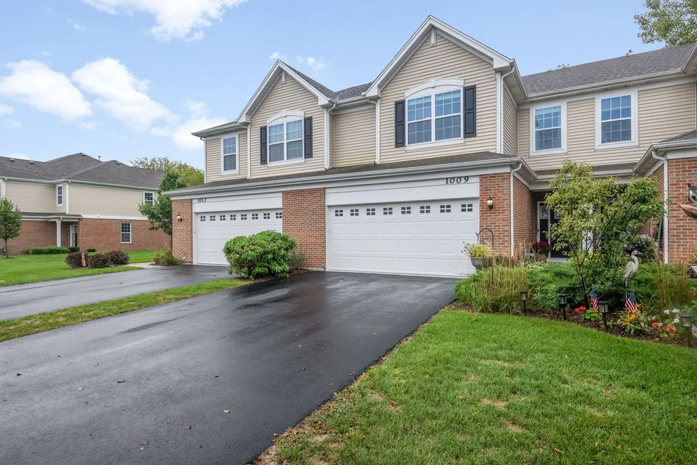 Unit for sale at 1009 Draper Road, McHenry, IL 60050