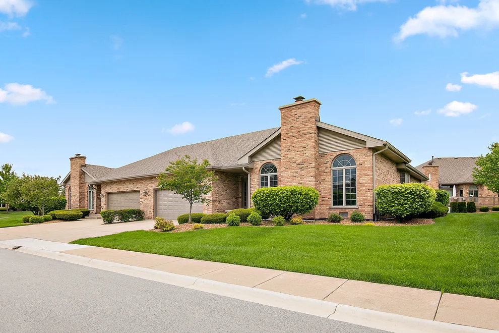 Unit for sale at 21205 Arbour Walk Drive, Frankfort, IL 60423