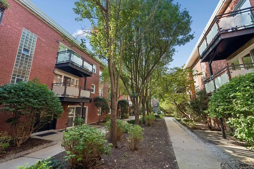 Unit for sale at 6415 N Damen Avenue, Chicago, IL 60645