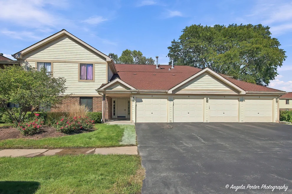 Unit for sale at 866 E Carriage Lane, Palatine, IL 60074