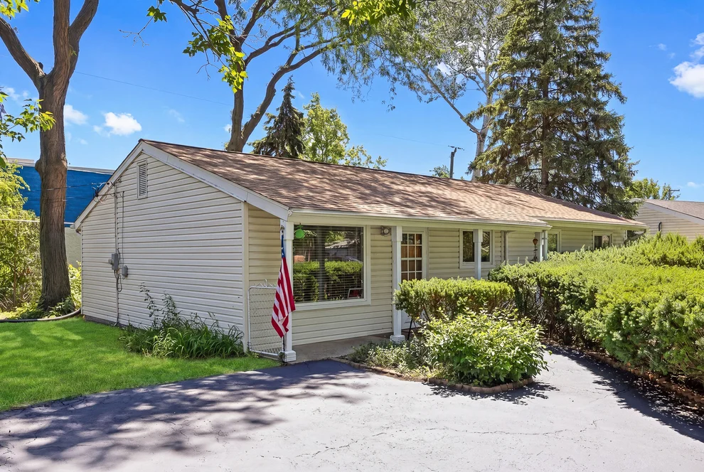 Unit for sale at 105 Rocklyn Court, Bolingbrook, IL 60440