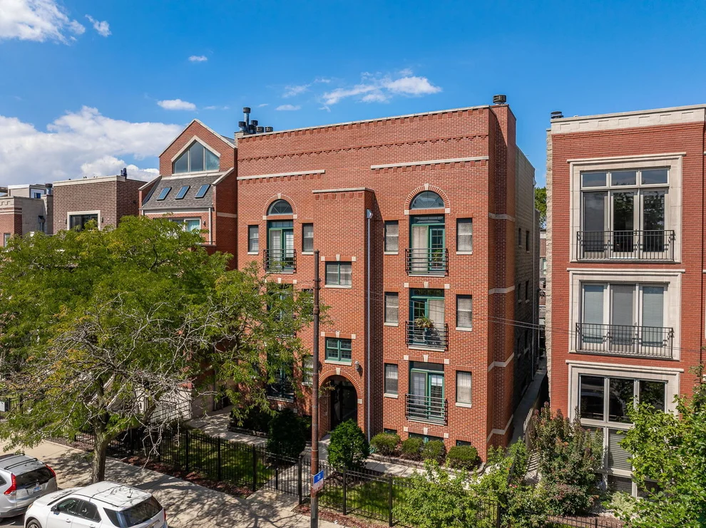 Unit for sale at 1916 W Belmont Avenue, Chicago, IL 60657