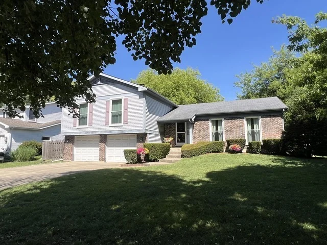 Unit for sale at 821 Blue Mound Drive, Crystal Lake, IL 60014