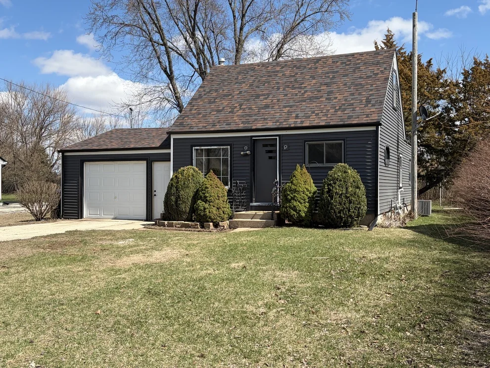 Unit for sale at 8415 Ravere Street, Machesney Park, IL 61115