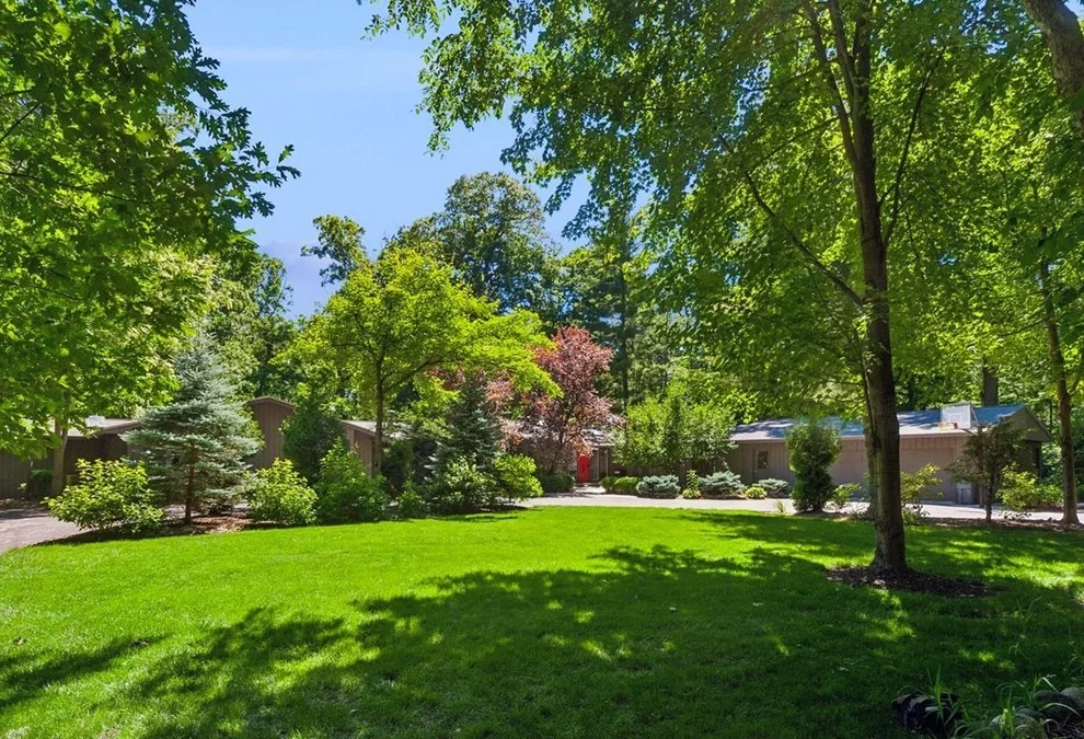 Unit for sale at 3035 Blackthorn Road, Riverwoods, IL 60015
