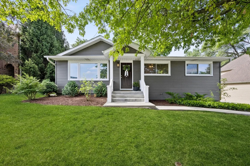 Unit for sale at 125 58th Place, Clarendon Hills, IL 60514
