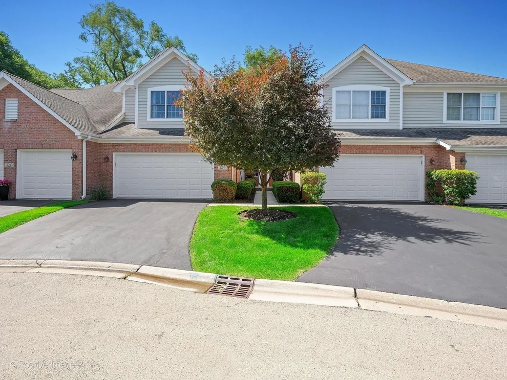 Unit for sale at 324 Turnberry Lane, Glen Ellyn, IL 60137