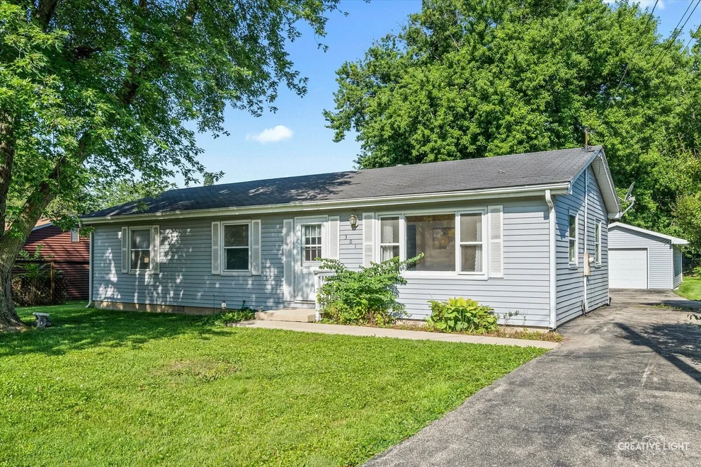Unit for sale at 301 N Ben Street, Plano, IL 60545