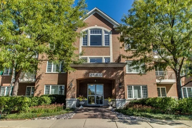 Unit for sale at 2660 Summit Drive, GLENVIEW, IL 60025